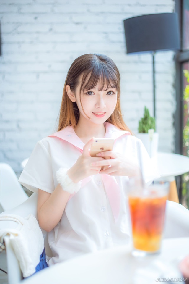 邓贤见魏延目光看来，微微点头，随即看向两人道：“我且问你们，那垫江城守将是何人？”